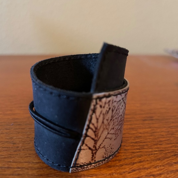 Leather Cuff Bracelet Wrap-Tree Silhouette Print - Picture 4 of 5